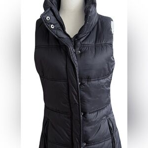 Lorna Jane Black Sleeveless Puffer Vest size Small